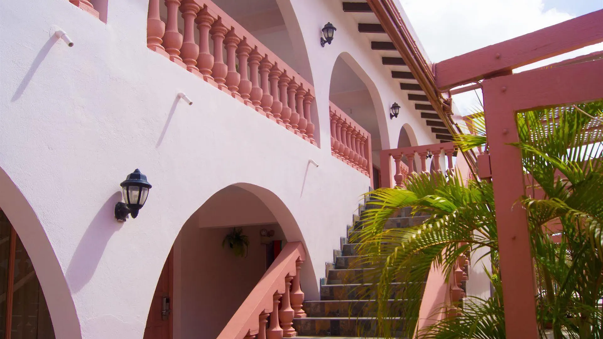 Sasaki Apartments Palm Beach